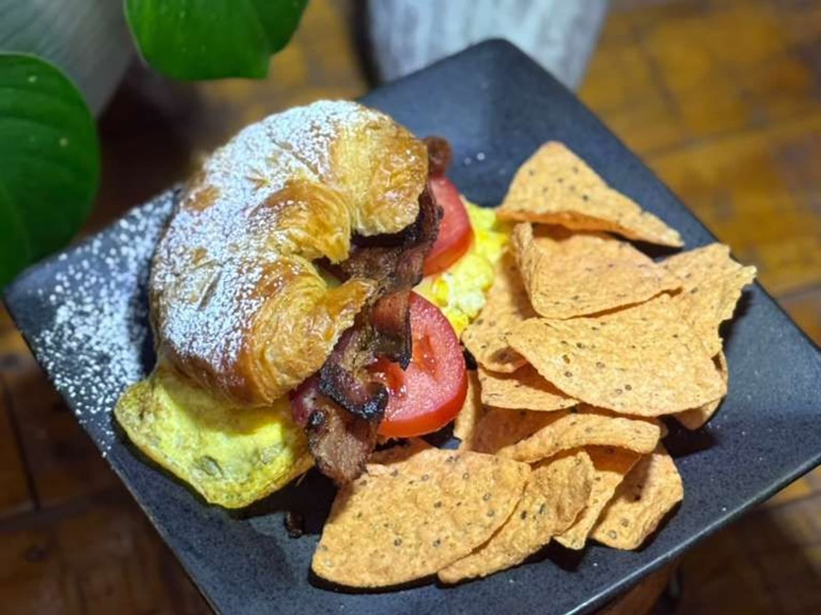 Croissant Sandwich de TRECE Friendly Food, comida saludable en Puerto Rico